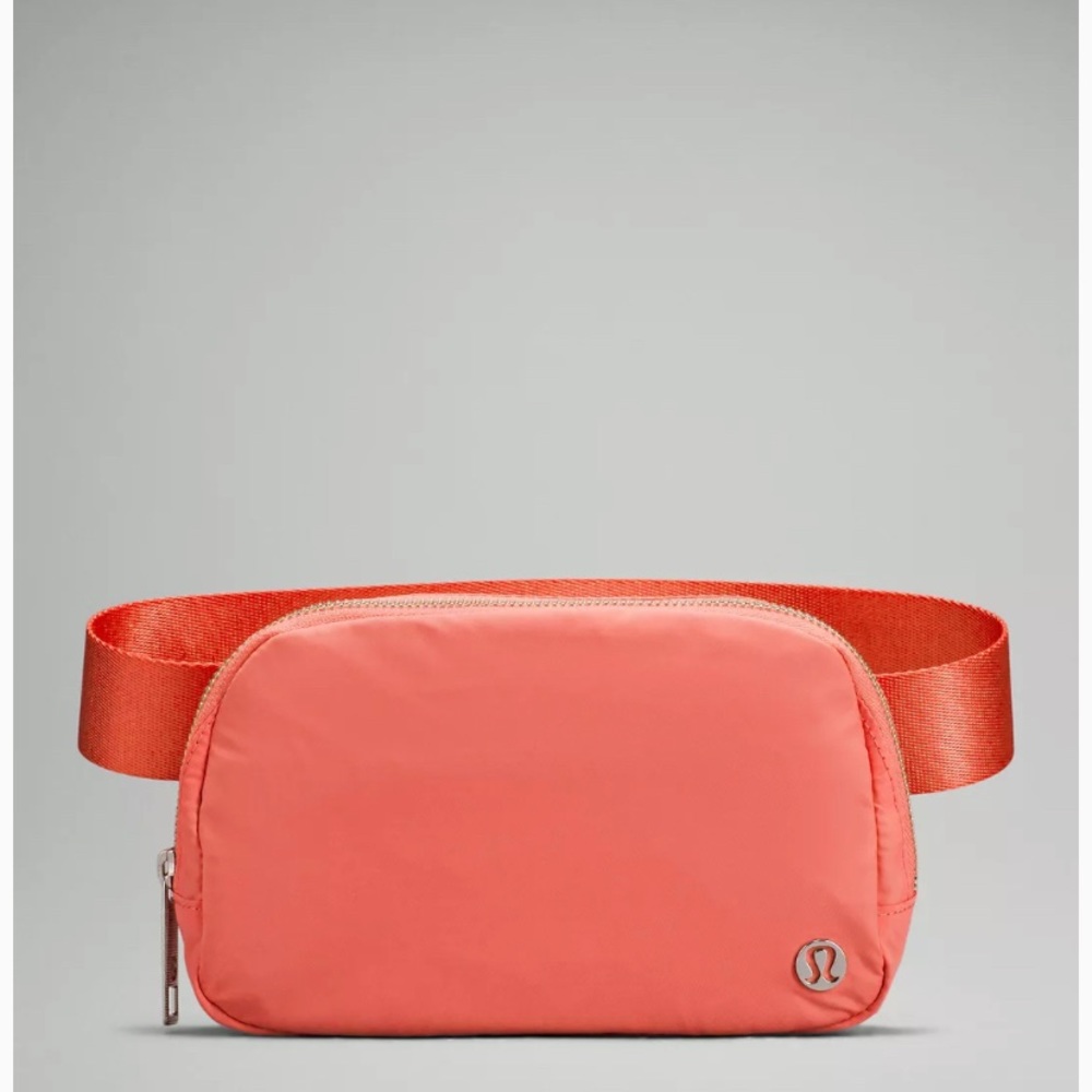 Lululemon Everywhere Belt Bag